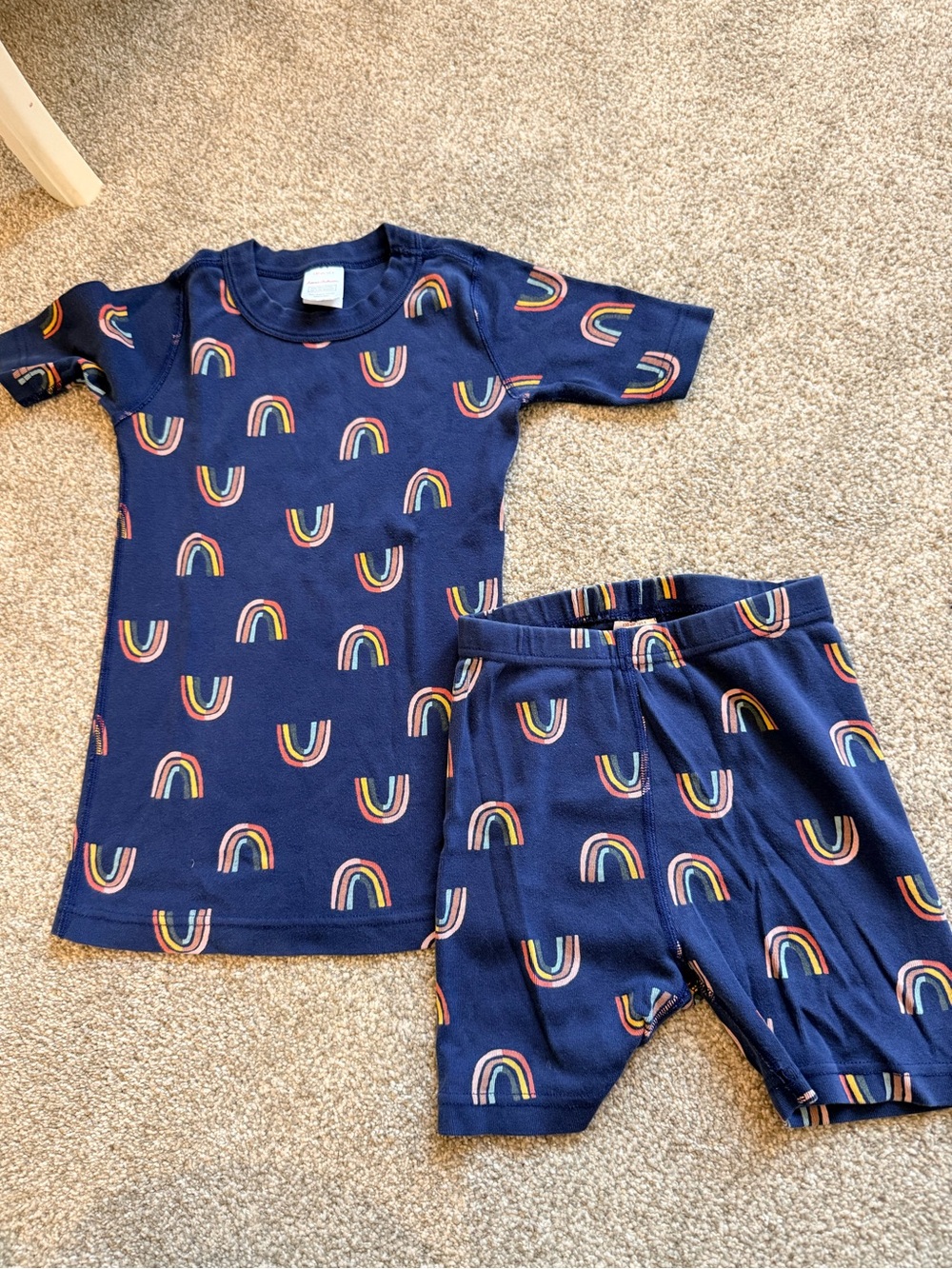 Hanna Andersson Navy Rainbow Short Pajama Set with Multicolor Rainbows